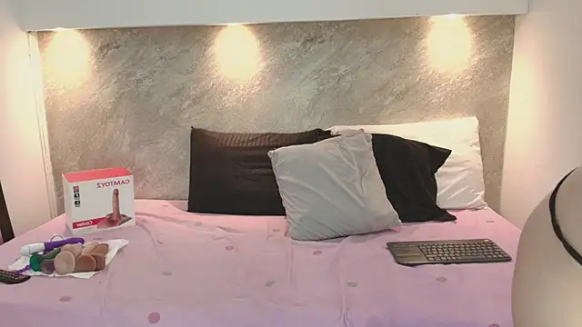 Emmy lander1 online show from March 2026 04:56:02 AM