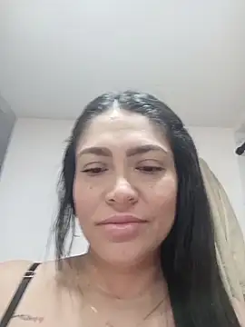 Snapshot of Ina_Jody_ chatting on April 2026 08:10:01 PM Ina Jody online show from April 2026 08:10:01 PM