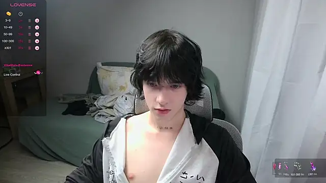 LeonBoykisser online show from February 2026 10:50:02 PM