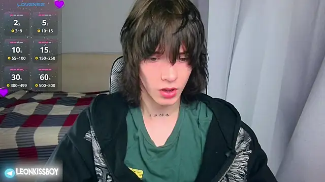 Snapshot of LeonBoykisser chatting on July 2026 04:35:02 PM LeonBoykisser online show from July 2026 04:35:02 PM