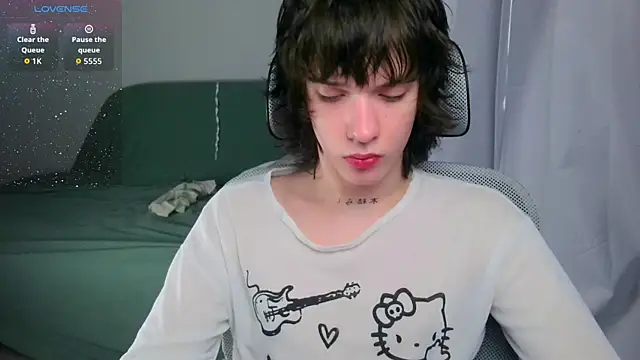 Snapshot of LeonBoykisser chatting on July 2026 12:20:02 PM LeonBoykisser online show from July 2026 12:20:02 PM