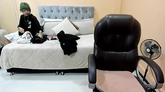 Bela Craxkerr online show from March 2026 12:44:01 PM