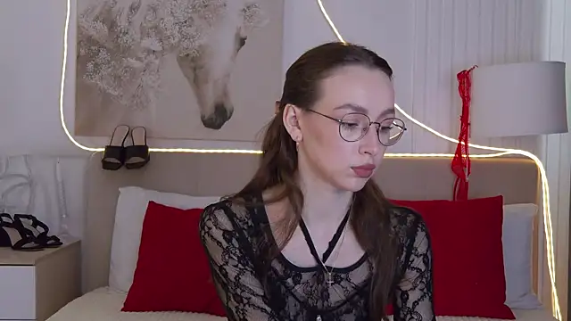 Snapshot of Emily_Simon chatting on April 2026 04:59:01 AM Emily Simon online show from April 2026 04:59:01 AM