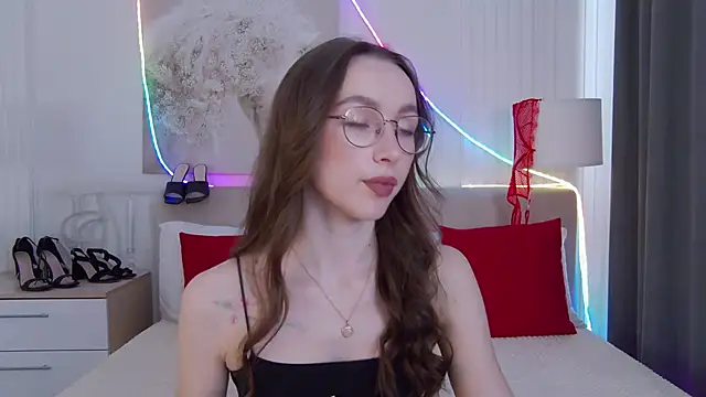 Snapshot of Emily_Simon chatting on May 2026 05:14:02 AM Emily Simon online show from May 2026 05:14:02 AM