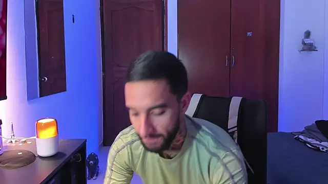 Snapshot of juanlouis_pierre chatting on July 2026 11:56:01 PM juanlouis pierre online show from July 2026 11:56:01 PM