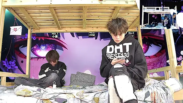 Snapshot of xiaohuangren01 chatting on February 2026 01:37:02 AM xiaohuangren01 online show from February 2026 01:37:02 AM