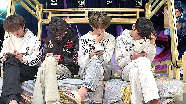 xiaohuangren01 online show from March 2026 04:51:02 AM