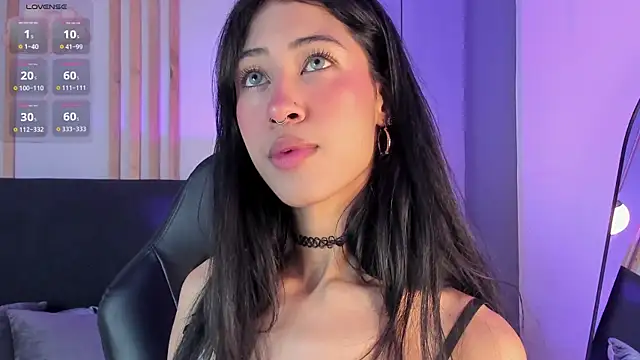 Snapshot of internett_sweetheart chatting on May 2026 11:18:02 AM internett sweetheart online show from May 2026 11:18:02 AM
