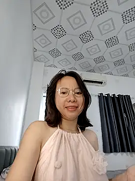 Snapshot of Famrita chatting on April 2026 11:16:02 PM Famrita online show from April 2026 11:16:02 PM