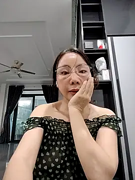 Snapshot of Famrita chatting on May 2026 09:14:01 AM Famrita online show from May 2026 09:14:01 AM