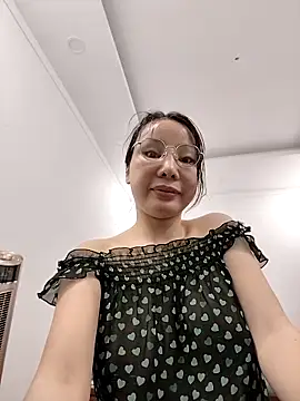 Snapshot of Famrita chatting on May 2026 02:41:01 AM Famrita online show from May 2026 02:41:01 AM