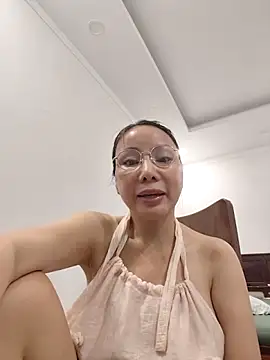 Snapshot of Famrita chatting on May 2026 03:12:01 AM Famrita online show from May 2026 03:12:01 AM