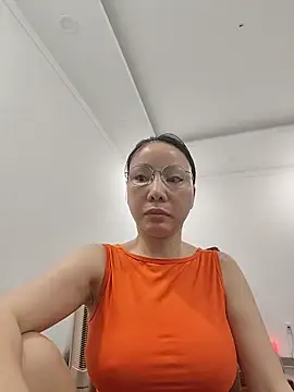 Snapshot of Famrita chatting on May 2026 11:44:01 PM Famrita online show from May 2026 11:44:01 PM