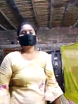 Hot Sweeti online show from April 2026 09:59:02 PM