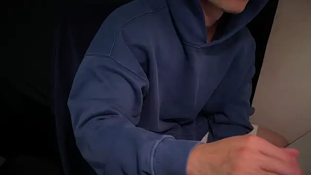 Snapshot of hao105 chatting on February 2026 03:53:02 PM hao105 online show from February 2026 03:53:02 PM