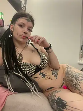 Snapshot of demonLamia chatting on May 2026 04:23:01 PM demonLamia online show from May 2026 04:23:01 PM