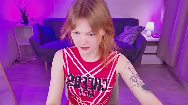 Snapshot of Lily_Mio chatting on July 2026 09:43:01 PM Lily Mio online show from July 2026 09:43:01 PM