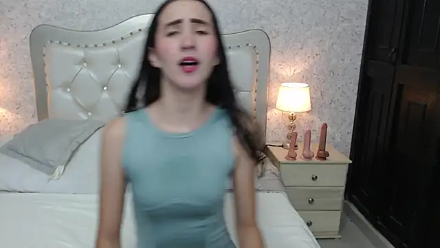 Snapshot of skinny_keily14 chatting on February 2026 12:04:01 PM skinny keily14 online show from February 2026 12:04:01 PM