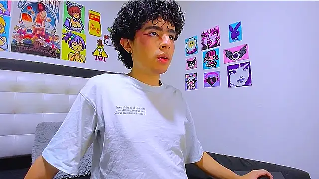 Snapshot of LuanRush_ chatting on March 2026 03:01:02 AM LuanRush online show from March 2026 03:01:02 AM