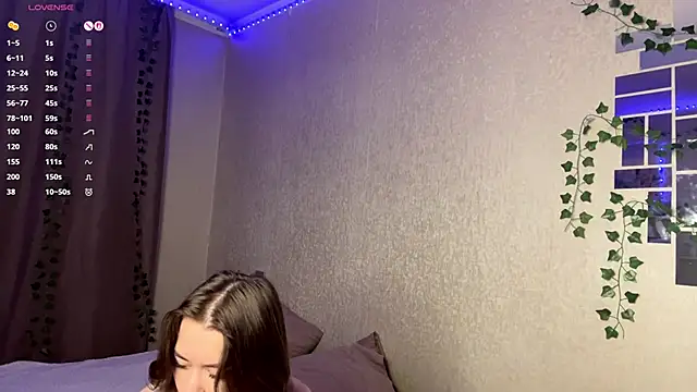 Snapshot of elsadaedra chatting on April 2026 04:22:01 PM elsadaedra online show from April 2026 04:22:01 PM