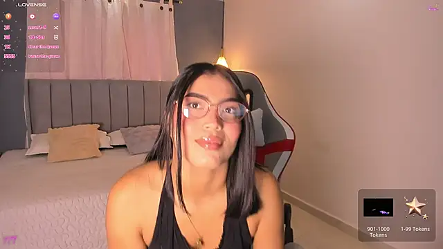 Snapshot of valentina_Noa chatting on June 2026 01:26:01 PM valentina Noa online show from June 2026 01:26:01 PM