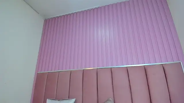 Snapshot of Zoehoney_hl chatting on February 2026 10:09:01 PM Zoehoney hl online show from February 2026 10:09:01 PM