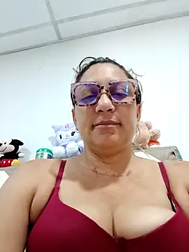 Snapshot of mariacarlota chatting on May 2026 01:16:01 PM mariacarlota online show from May 2026 01:16:01 PM