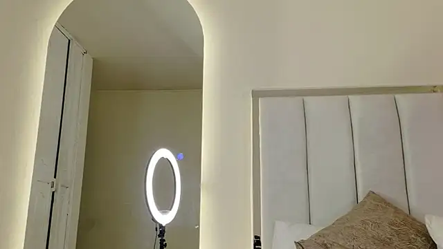 Valen Sm online show from February 2026 08:14:01 PM