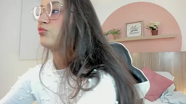 Snapshot of ivette_swan chatting on February 2026 02:21:02 AM ivette swan online show from February 2026 02:21:02 AM