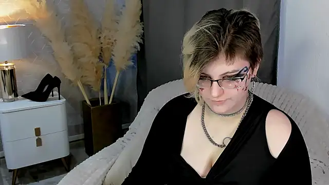 Snapshot of ABSI_GLITCH chatting on February 2026 05:38:01 AM ABSI GLITCH online show from February 2026 05:38:01 AM