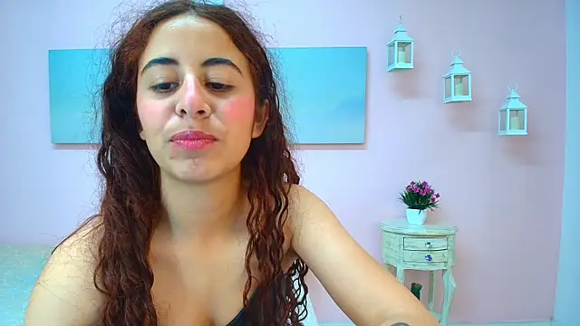 Snapshot of scarlett_clyde chatting on July 2026 12:44:02 PM scarlett clyde online show from July 2026 12:44:02 PM