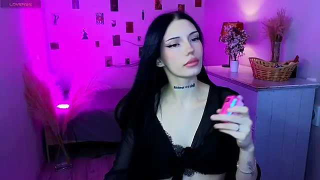 Snapshot of Kelly__Bunny chatting on June 2026 08:44:02 PM Kelly Bunny online show from June 2026 08:44:02 PM