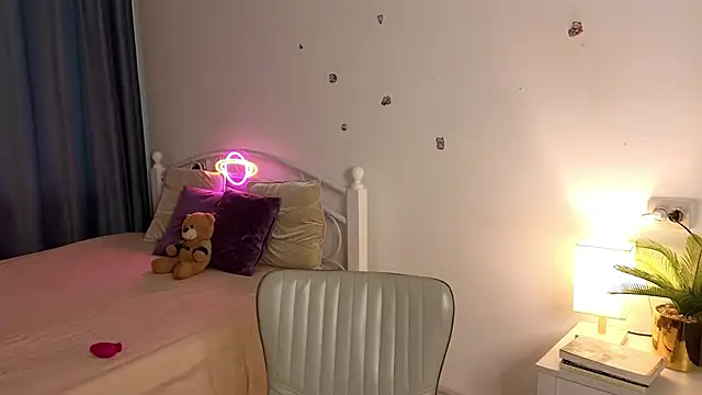 Snapshot of Maily__Trees chatting on February 2026 11:28:02 AM Maily Trees online show from February 2026 11:28:02 AM