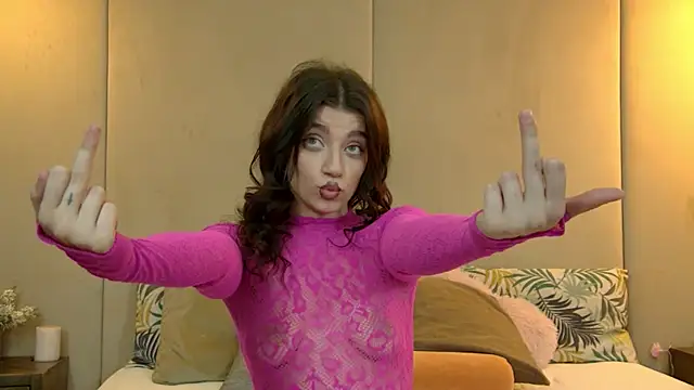 Snapshot of EllieWest chatting on July 2026 10:39:01 AM EllieWest online show from July 2026 10:39:01 AM