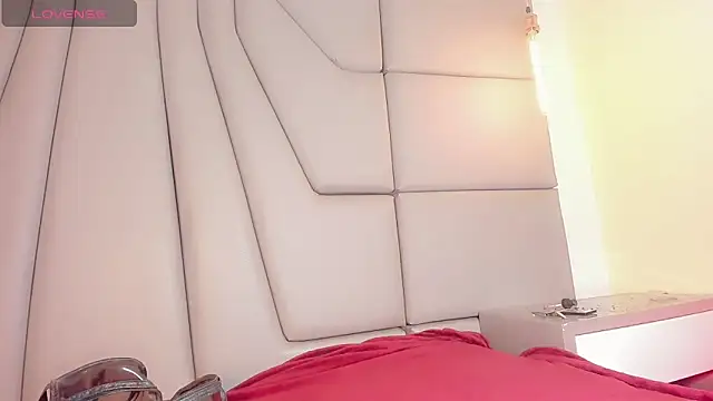 Miss-Saraii online show from March 2026 04:10:01 PM