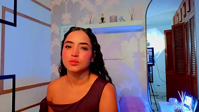 Snapshot of Emma_Thompssonn chatting on July 2026 12:09:01 PM Emma Thompssonn online show from July 2026 12:09:01 PM