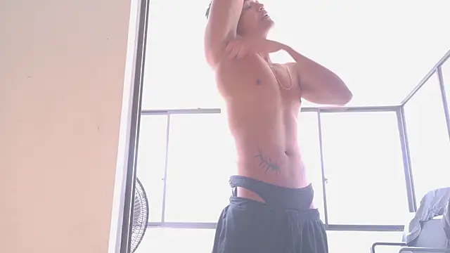 AndrewKenoxx  online show from March 2026 07:25:01 PM