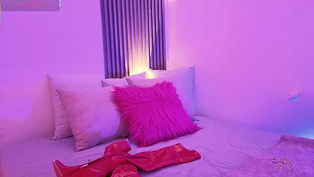 fransheskarossi online show from March 2026 12:11:01 PM