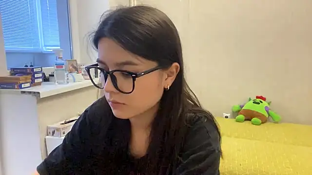 Snapshot of SaintMari chatting on June 2026 02:30:01 PM SaintMari online show from June 2026 02:30:01 PM