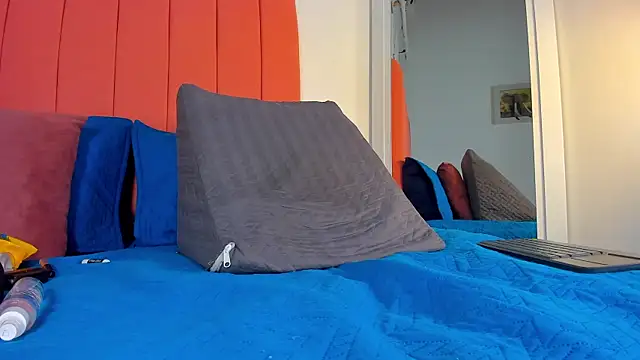 rose thompson19 online show from April 2026 08:02:01 PM