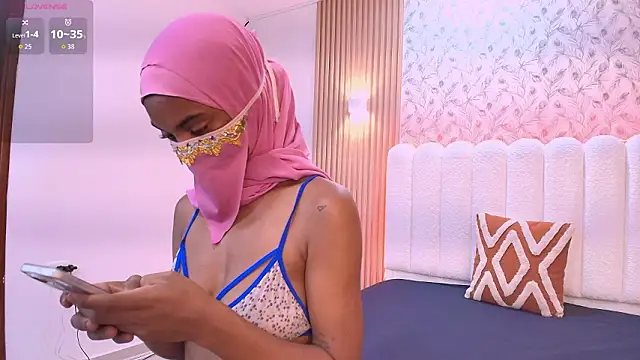 Snapshot of Amira_Alzahra chatting on February 2026 05:11:01 AM Amira Alzahra online show from February 2026 05:11:01 AM