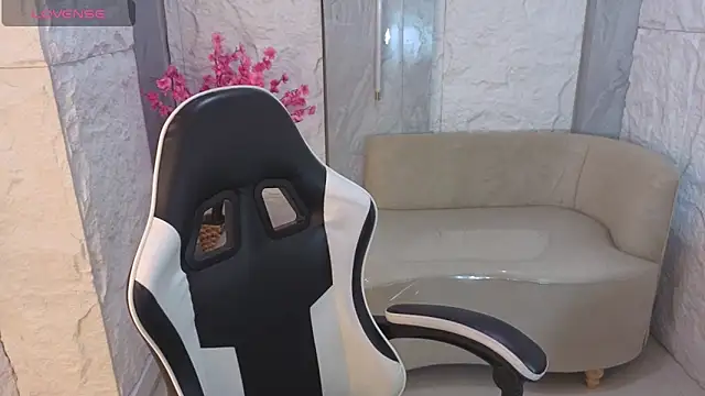 Aliz Cooper Tx online show from February 2026 07:42:02 PM