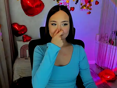 GlowMe online show from February 2026 07:20:01 PM