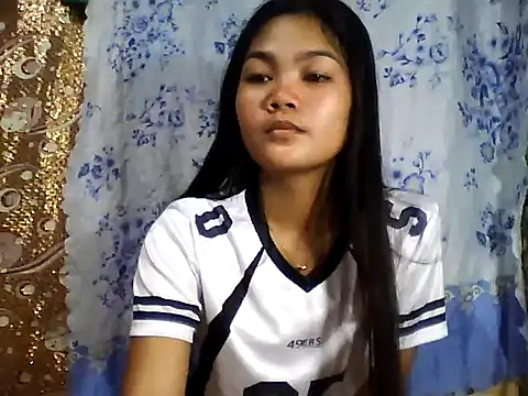 Snapshot of PinaySkinnyJust18 chatting on February 2026 10:41:01 PM PinaySkinnyJust18 online show from February 2026 10:41:01 PM