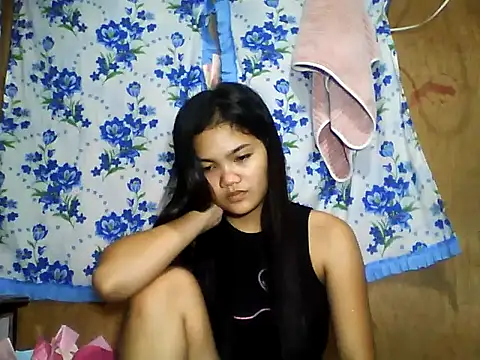 PinaySkinnyJust18 online show from June 2026 10:23:01 PM