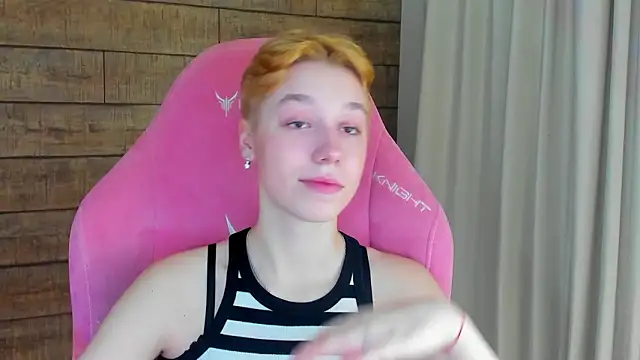 Snapshot of AgataGate chatting on February 2026 04:22:01 AM AgataGate online show from February 2026 04:22:01 AM