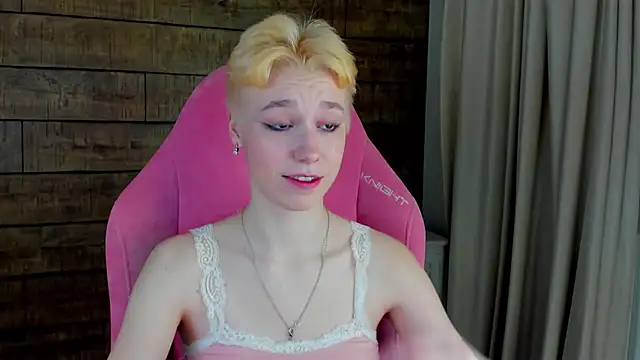 Snapshot of AgataGate chatting on February 2026 05:08:01 AM AgataGate online show from February 2026 05:08:01 AM