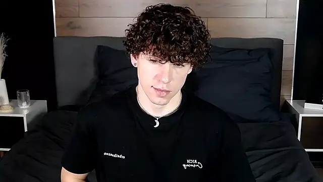 Snapshot of TylerGibson chatting on February 2026 04:10:02 PM TylerGibson online show from February 2026 04:10:02 PM