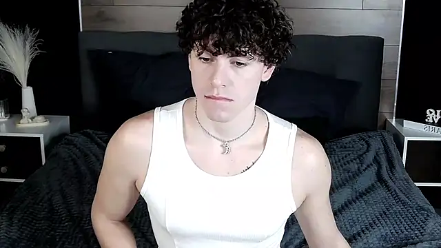 Snapshot of TylerGibson chatting on February 2026 06:26:01 AM TylerGibson online show from February 2026 06:26:01 AM