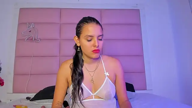 Catalinna 03 online show from April 2026 12:41:02 PM